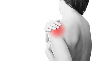 Pain in the women's shoulder