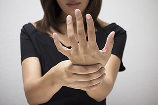 numbness and tingling in the hands is related to carpal tunnel