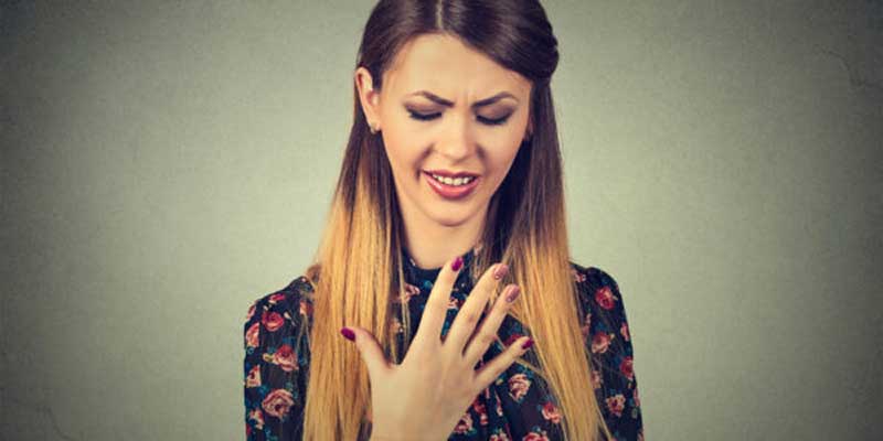 finger-numbness-and-carpal-tunnel Finger numbness and finger pain are both telltale signs of Repetitive Stress Injury (RSI) and often are associated with carpal tunnel syndrome