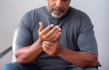 1 Hand in Pain Carpal Tunnel Hand Pain Wrist Pain treatment natural cure chronic syndrome avoid surgery