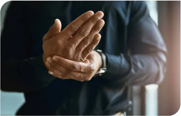 Table Games Dealer in Las Vegas, Nevada Stops Hand Numbness & Carpal Tunnel Pain