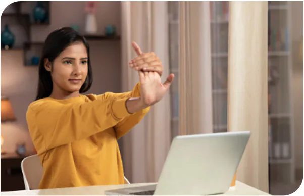 Carpal Tunnel Massage 1 Computer User Alleviates Hand Pain