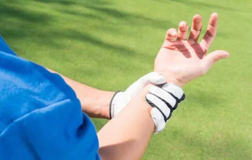 Hand Pain Playing Golf 1 Golfer experiences Hand Pain and Hand Numbness - Natural Carpal Tunnel Treatment at Home. Preventative Treatment.